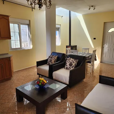 Lungo Mare Apartment Vlorë