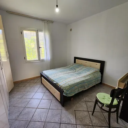 Apartment Lungo Mare Vlorë